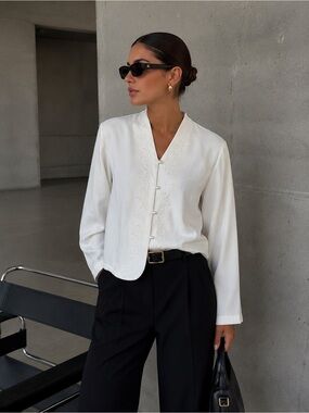 Northern Traditions ($118) Vintage Embroidered Blouse Pearl Buttons Sz L